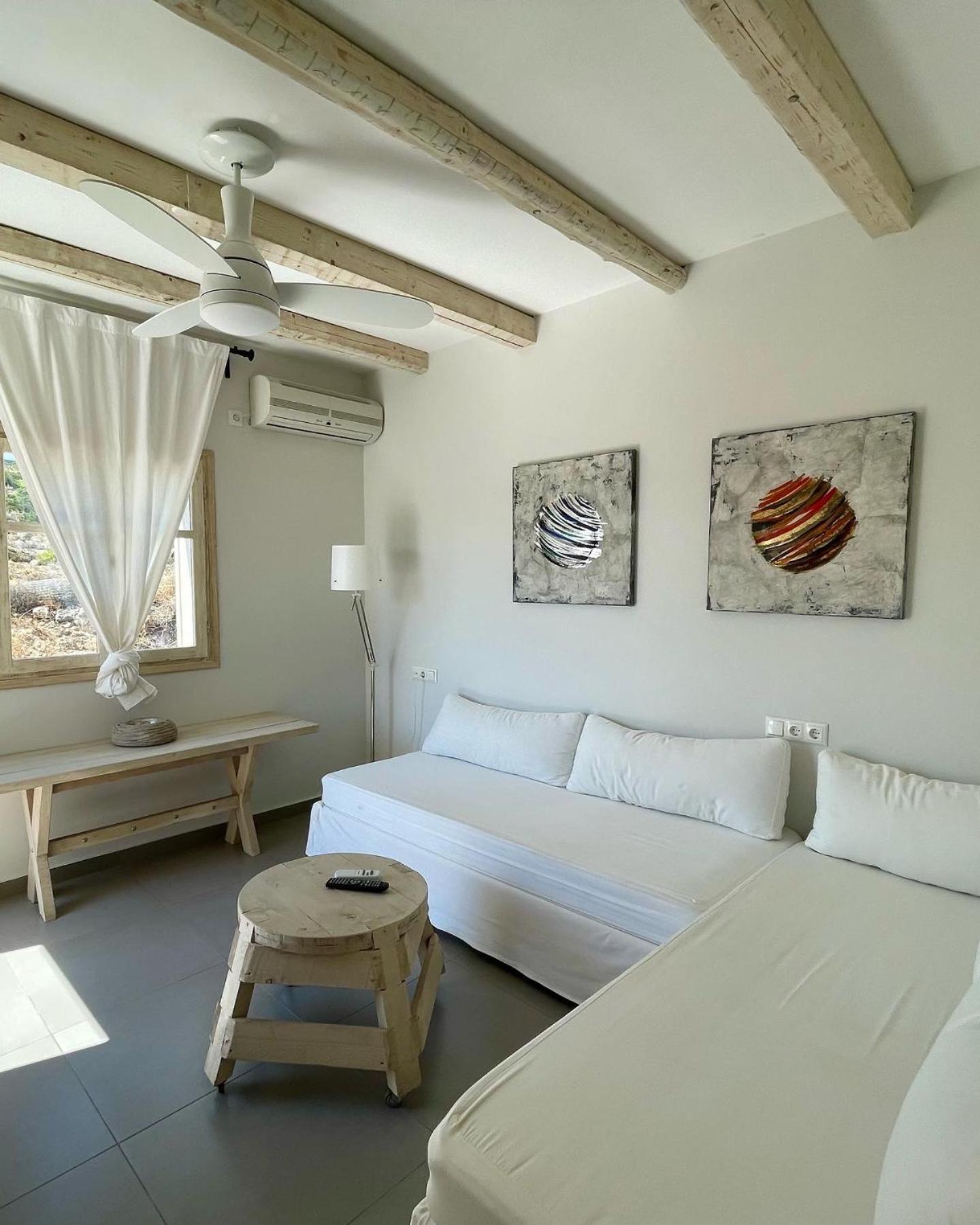 Speires Suites Irakleia  Exterior foto