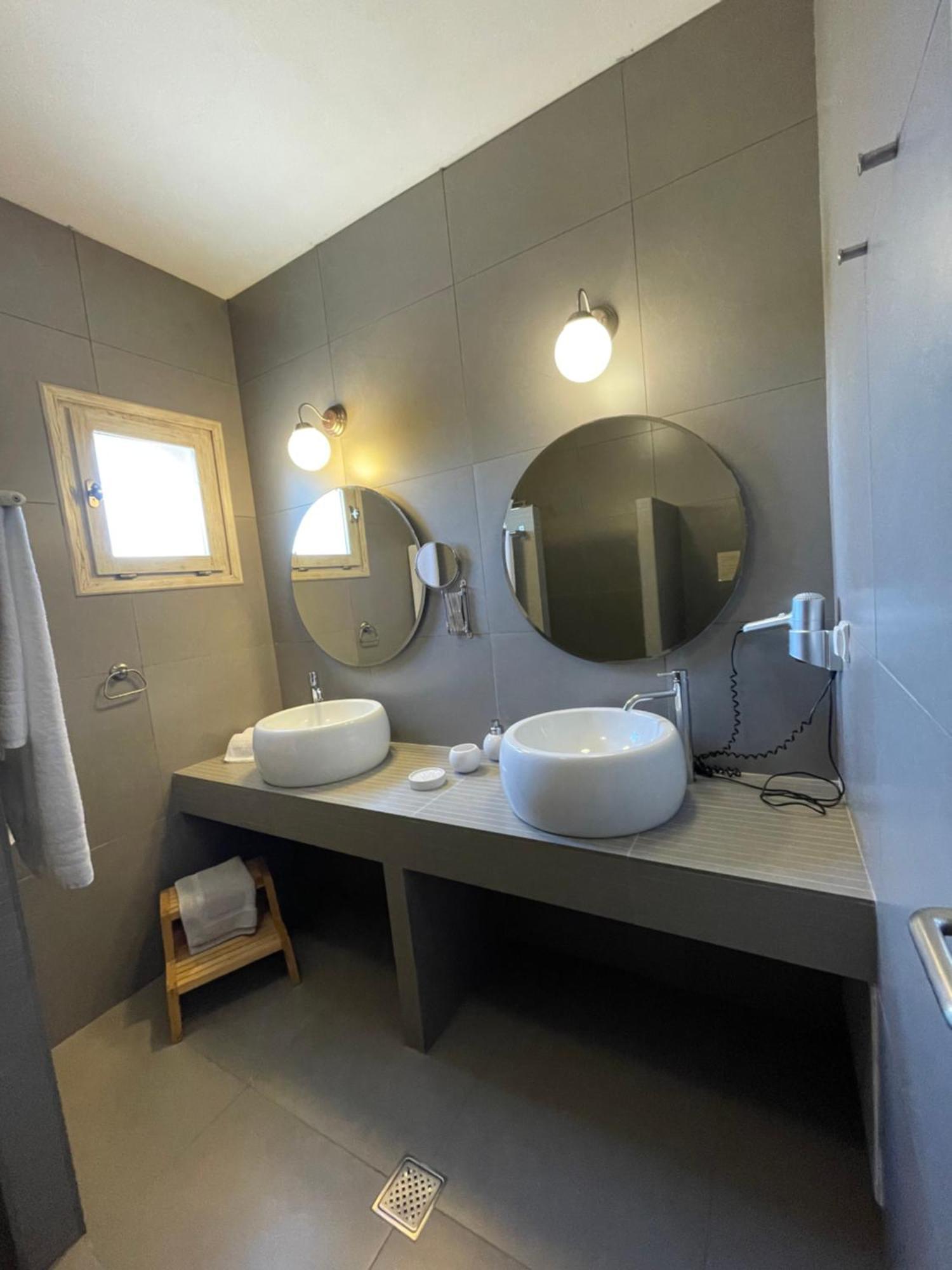 Speires Suites Irakleia  Exterior foto