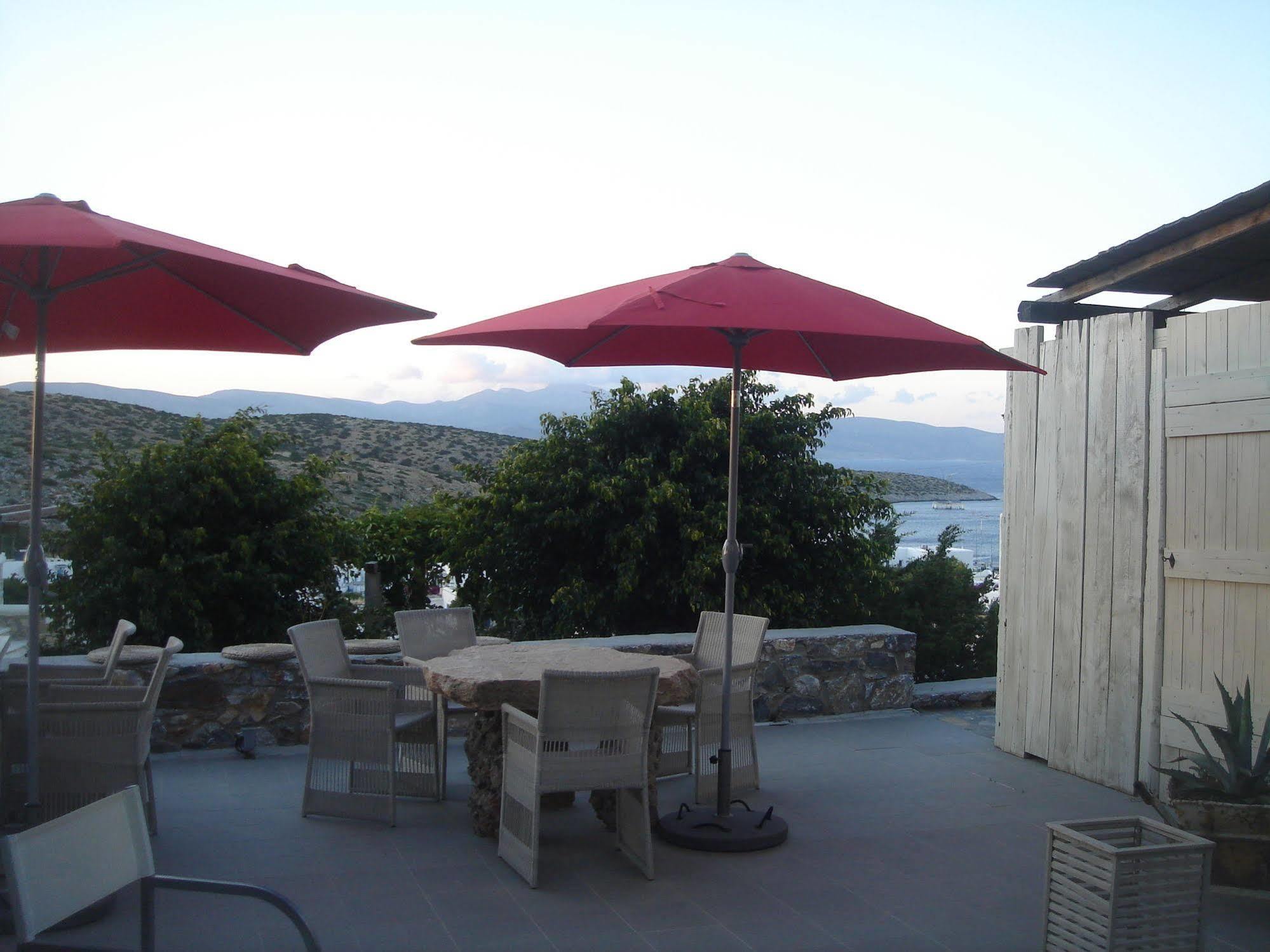 Speires Suites Irakleia  Exterior foto