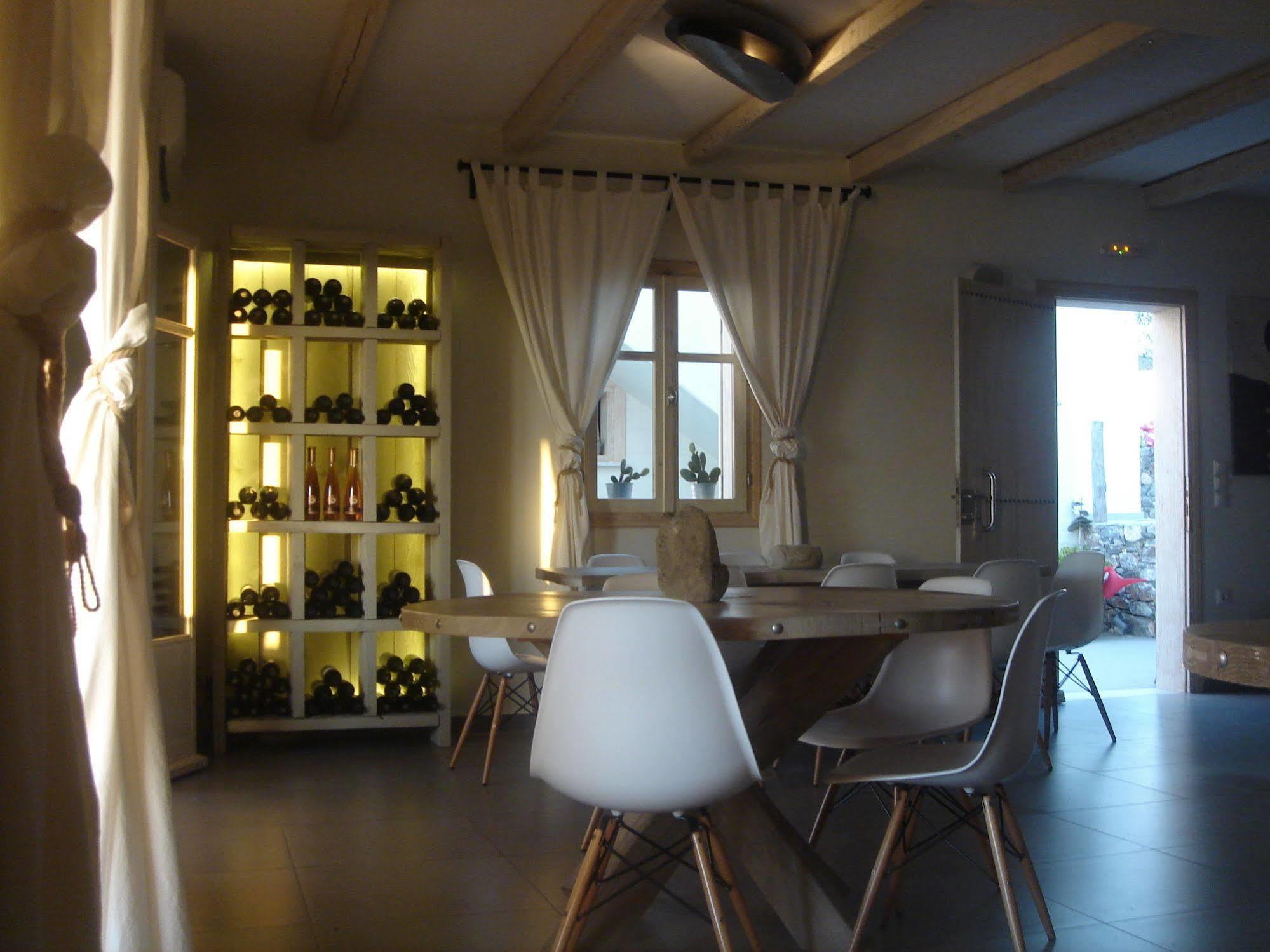 Speires Suites Irakleia  Exterior foto